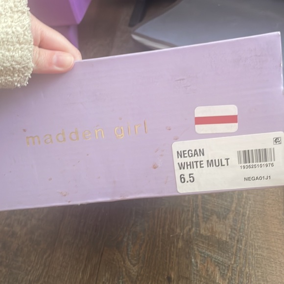 6.5 madden girl white platform wedge booties - Picture 2 of 3